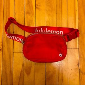 lululemon everywhere belt bag educator exclusive *RARE*